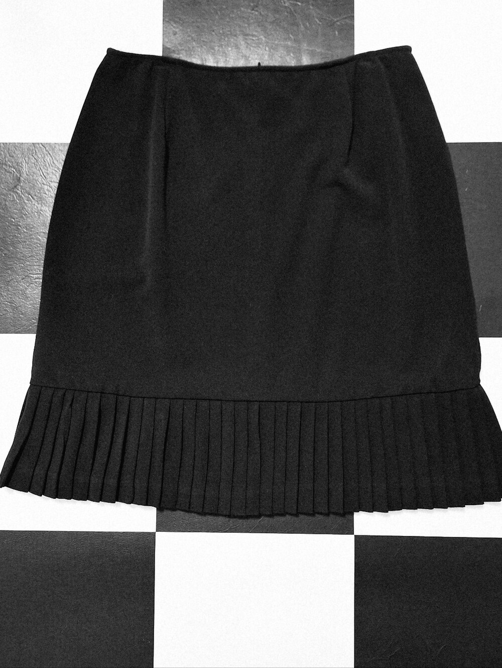 Classic Vintage Pencil Skirt Kick Pleated Hem Black